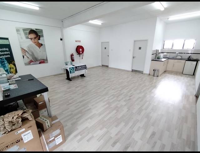 BUSINESS FOR SALE IN NEW TOWN CENTRE